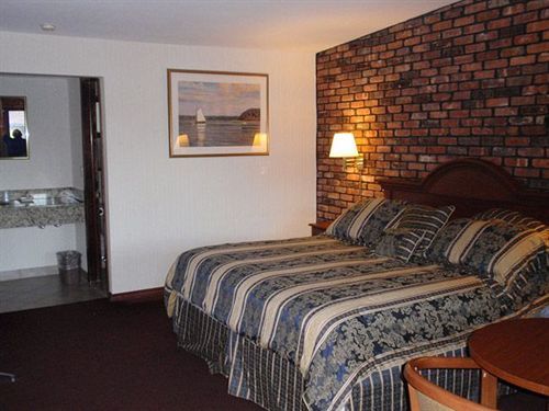 Chalet Inn&Suites Centerport Exterior foto